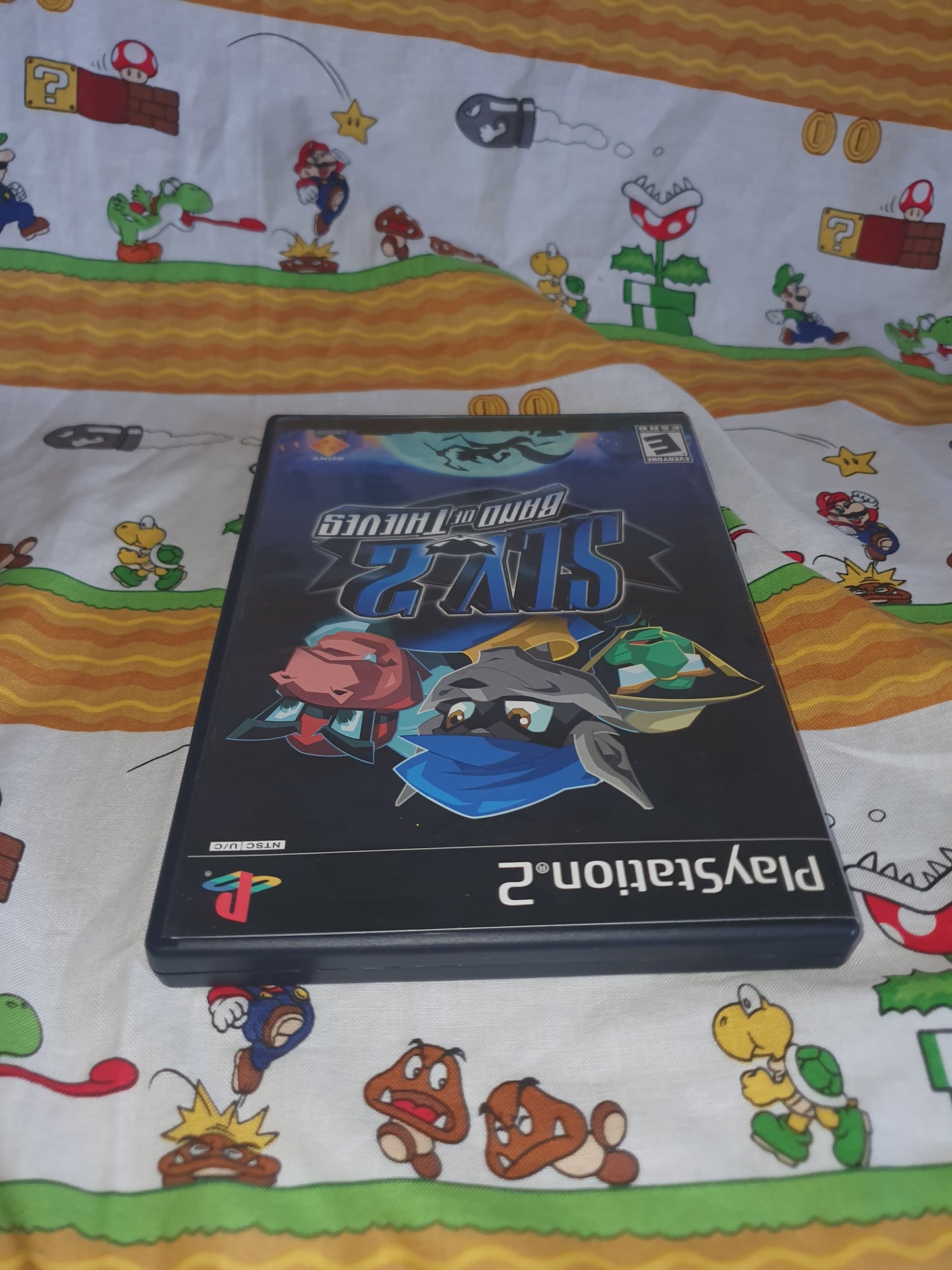 Sly 2: Band of Thieves (Sony PlayStation 2, 2004) Complete Game Disc Near Mint