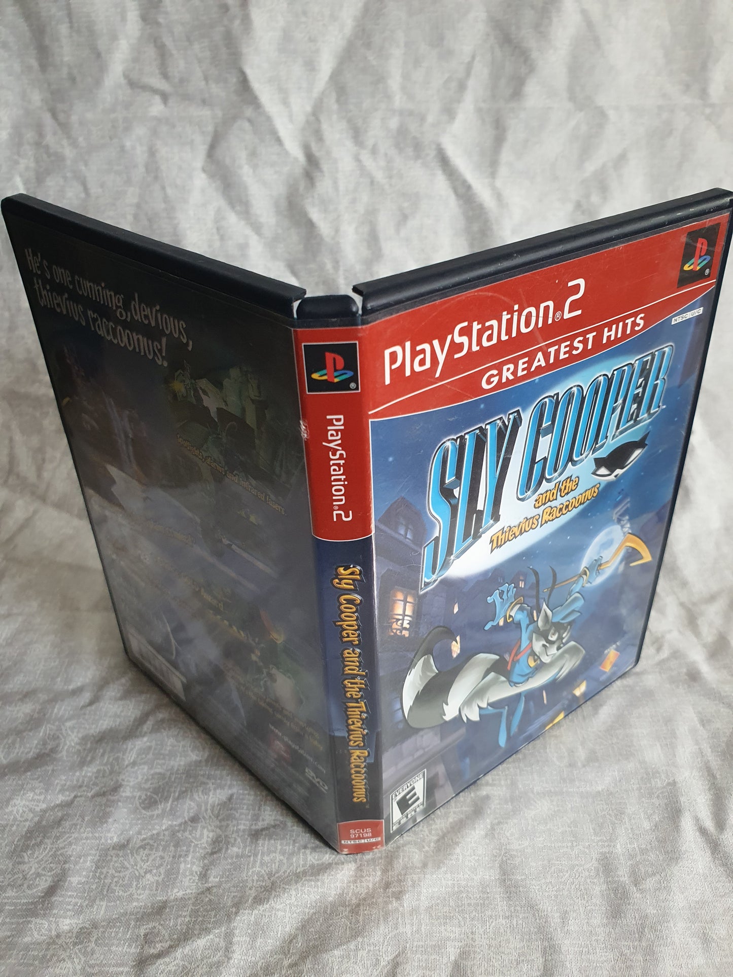 Sly Cooper And The Thievius Raccoonus (Sony PlayStation 2, 2003) Near Mint Clean