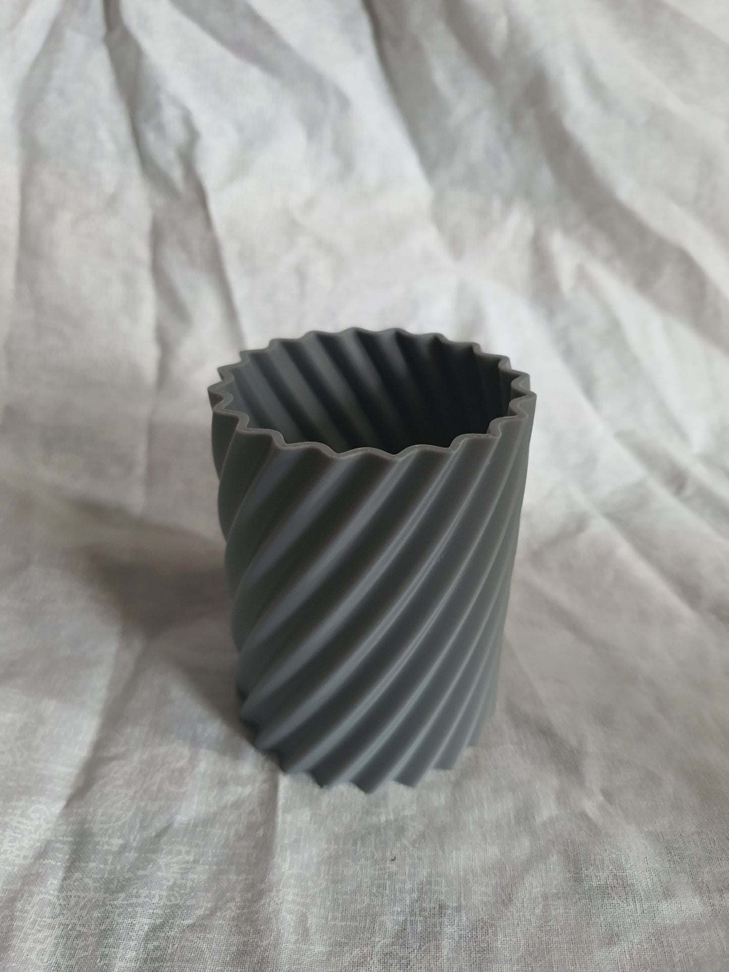 Customizable Spiral Textured Pen Pencil Makeup Brush Tool Holder Desk Table Gift