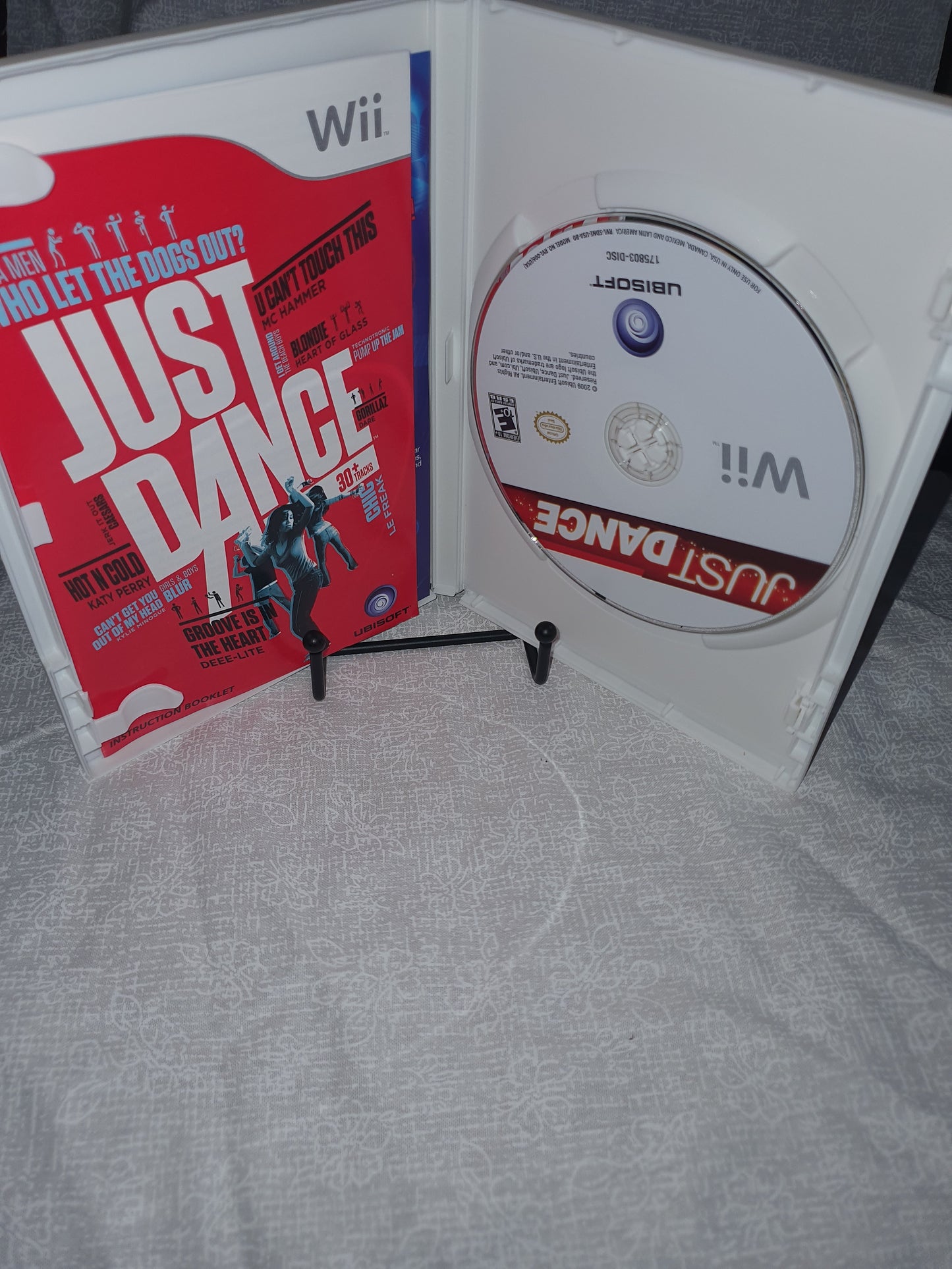 Just Dance (Nintendo Wii, 2009) Complete CIB Clean Videogame Disc Near Mint