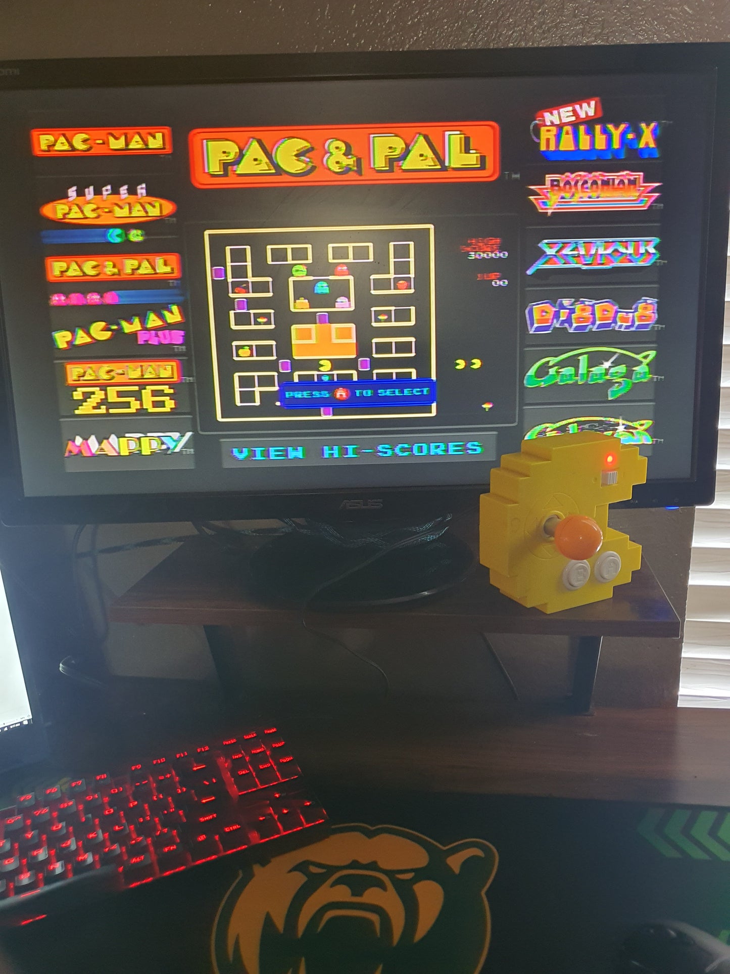 Bandai Namco Pac-Man 35th Anniversary 10-in-1 2012 Plug N' & Play TV Game System