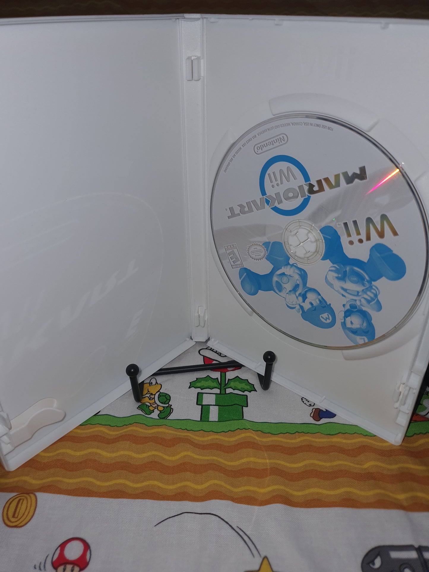 Mario Kart Bundled Wheel (Nintendo Wii, 2008) Game Disc Near Mint RVL-RMCE-USA