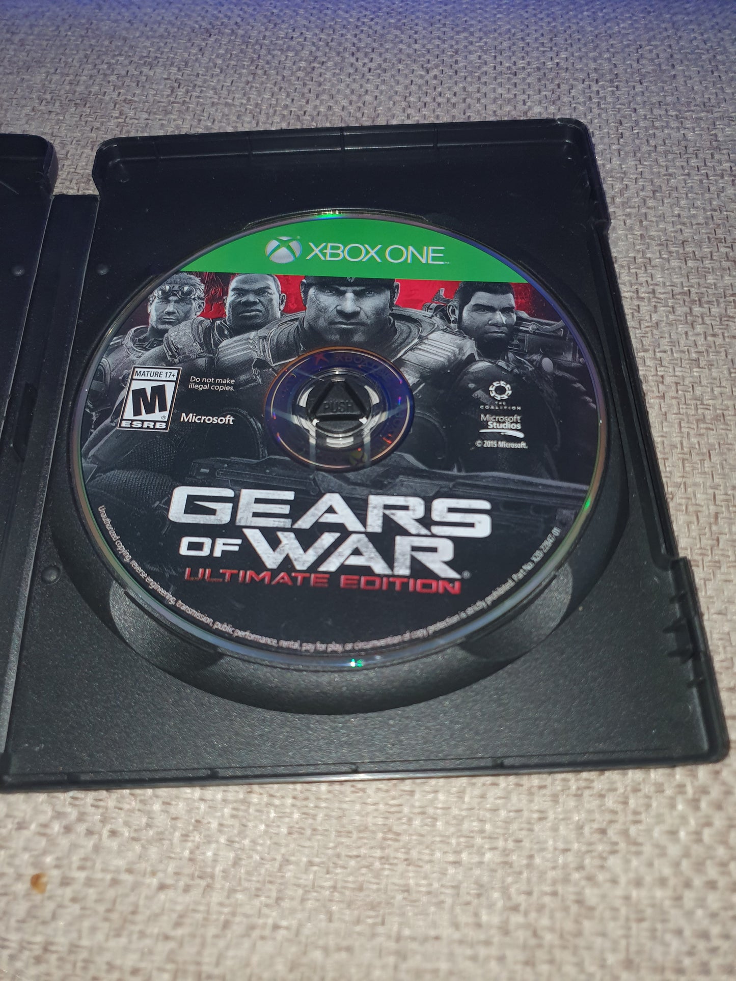 Gears of War Ultimate Edition (Microsoft Xbox One, 2015) Game Disc Near Mint