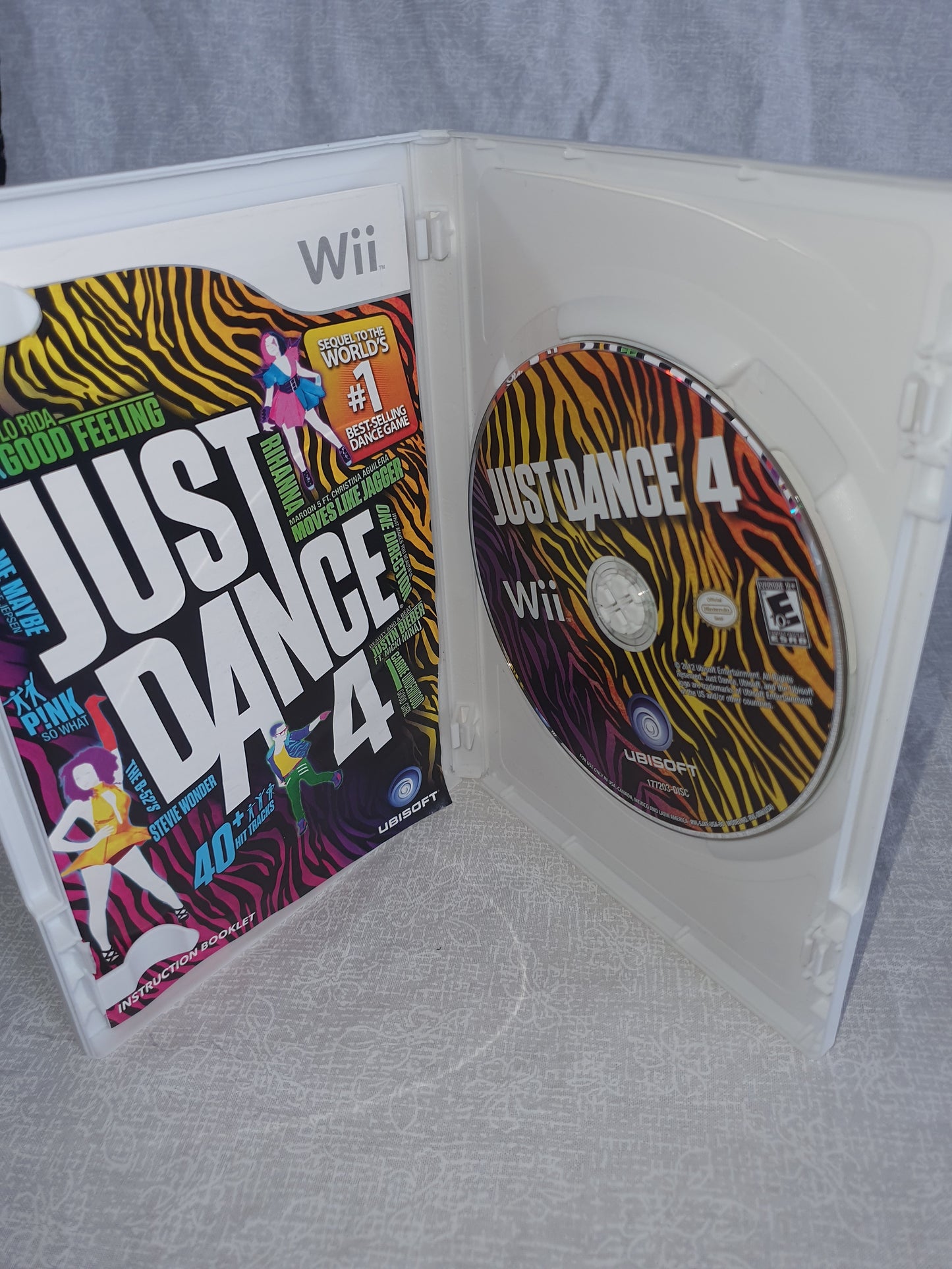Just Dance 4 (CIB, Nintendo Wii, 2012) Complete Game Disc Near Mint Clean Tested