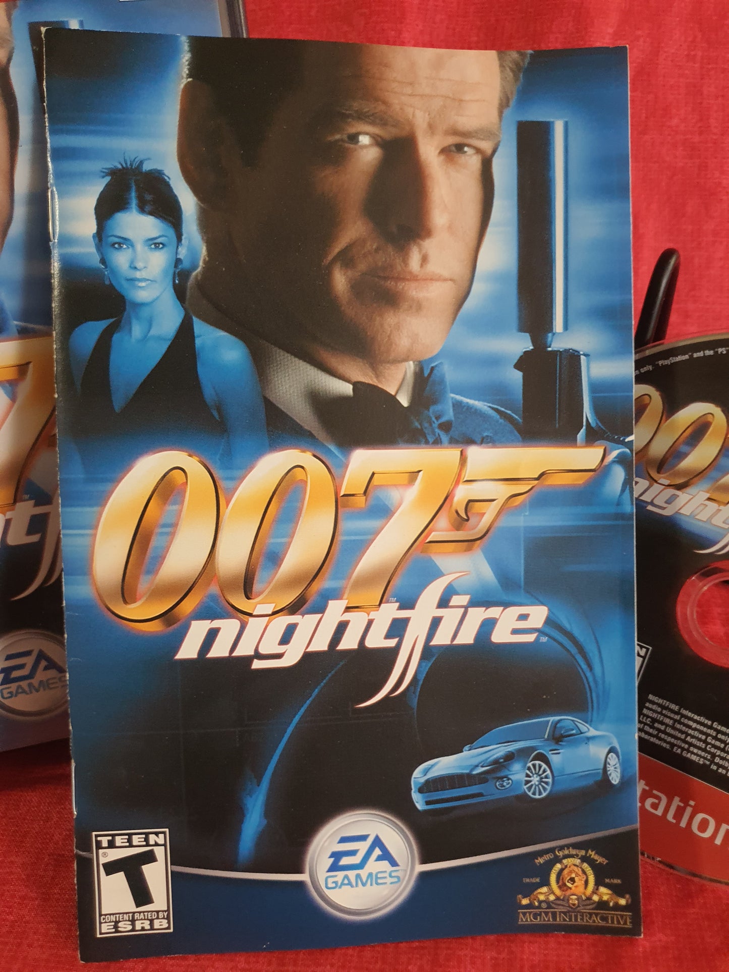 007: NightFire (Sony PlayStation 2, 2002) Complete Registration Card Near Mint