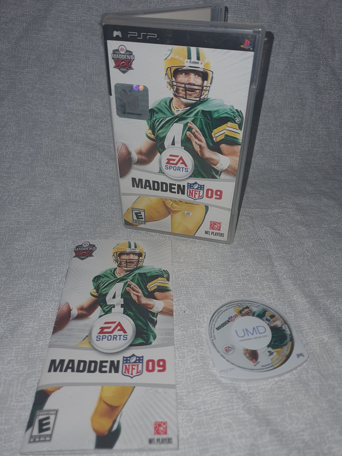 Madden 2009 (Sony PSP, 2008) EA Sports CIB Complete Bret Favre Very Good Tested