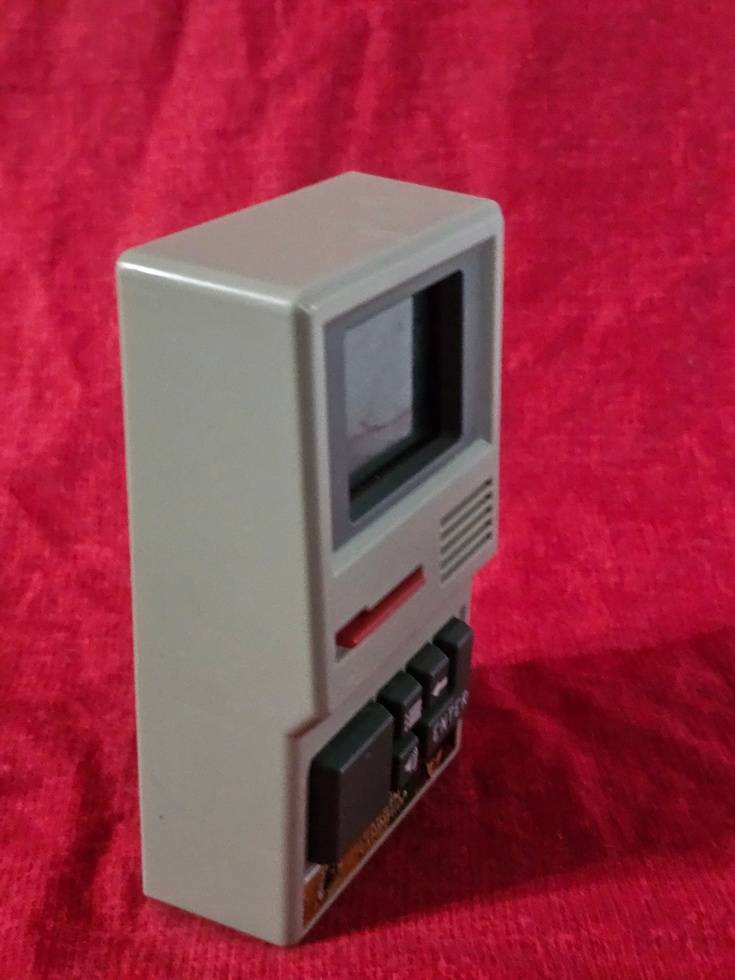 Carmen Sandiego 2019 Handheld Game – Where in the World Is Retro 90s Electronic Handheld Gift for Gamers & Collectors