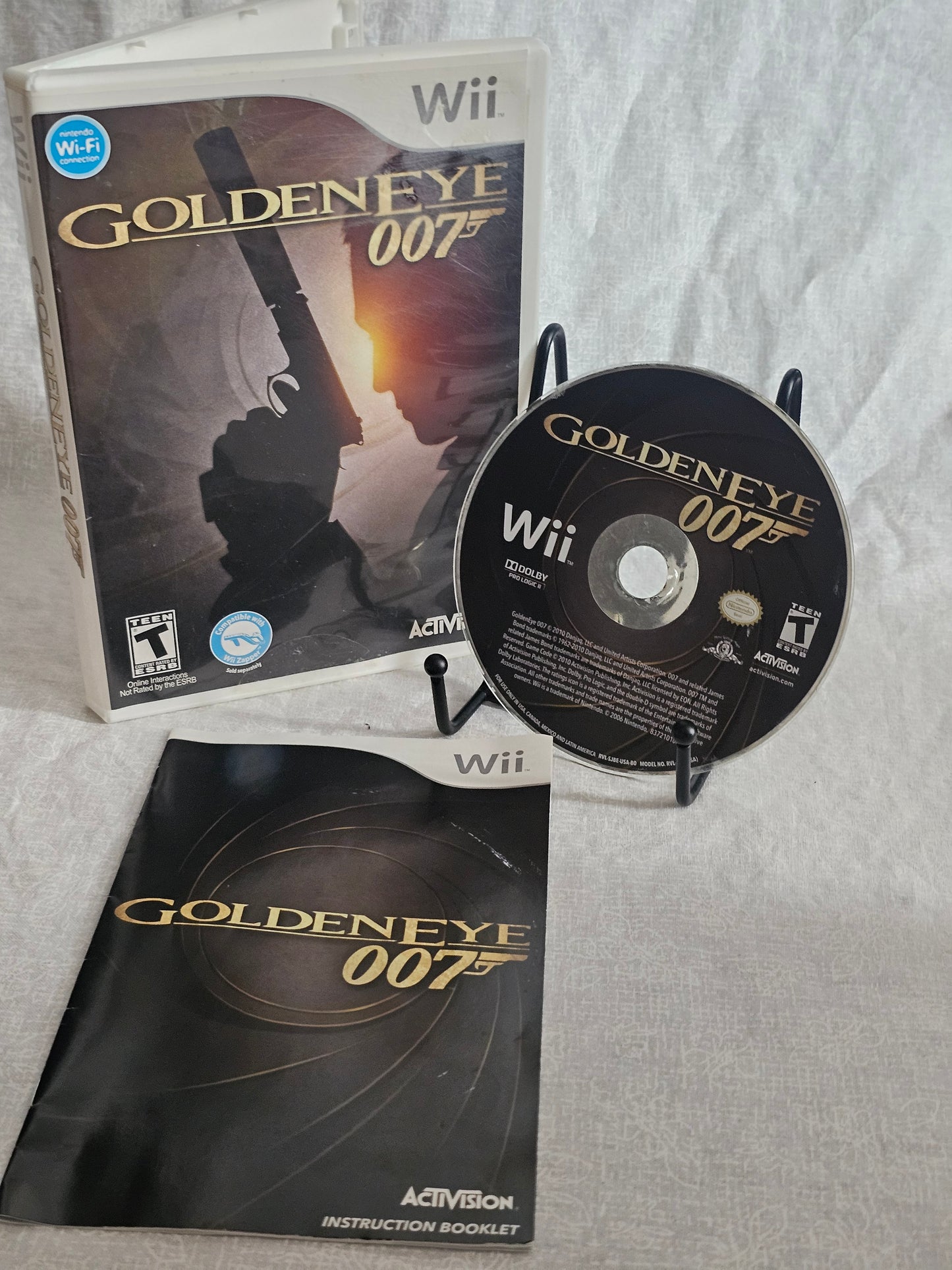 GoldenEye 007 (Nintendo Wii, 2010) • Complete CIB W/ Manual