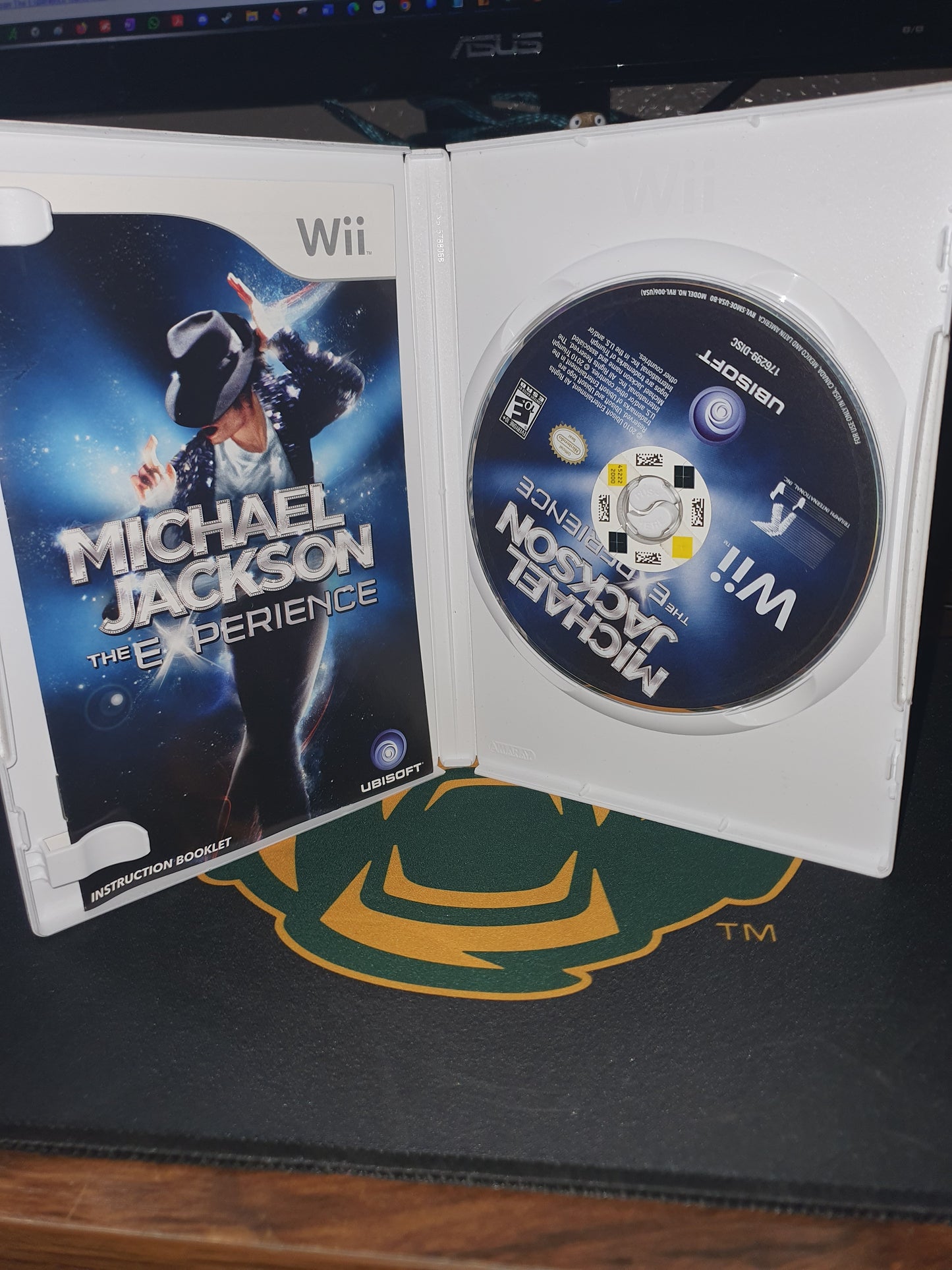Michael Jackson: The Experience (Nintendo Wii, 2010) Complete Tested No Glove