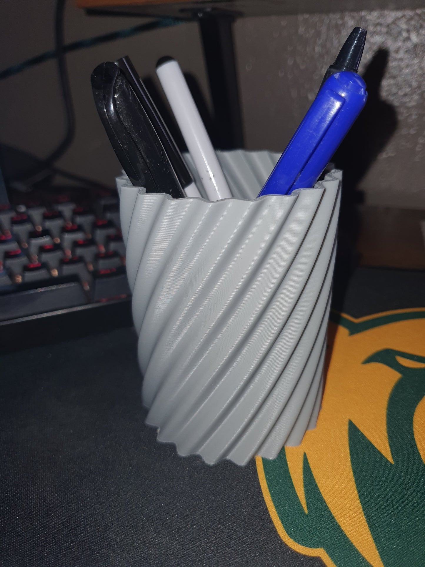 Customizable Spiral Textured Pen Pencil Makeup Brush Tool Holder Desk Table Gift