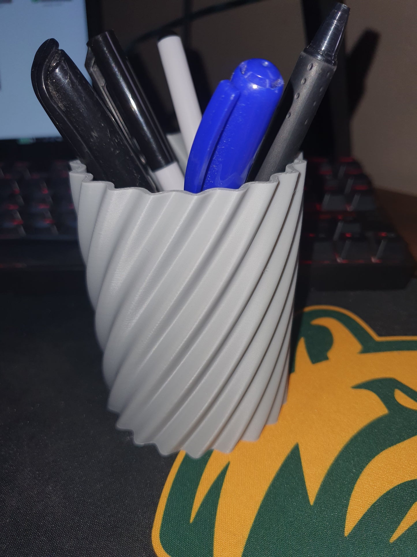 Customizable Spiral Textured Pen Pencil Makeup Brush Tool Holder Desk Table Gift