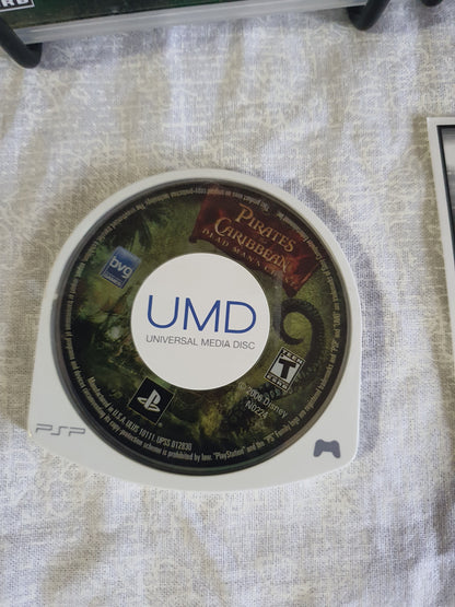 Pirates of the Caribbean Dead Mans Chest Complete PSP Registration Near Mint NM