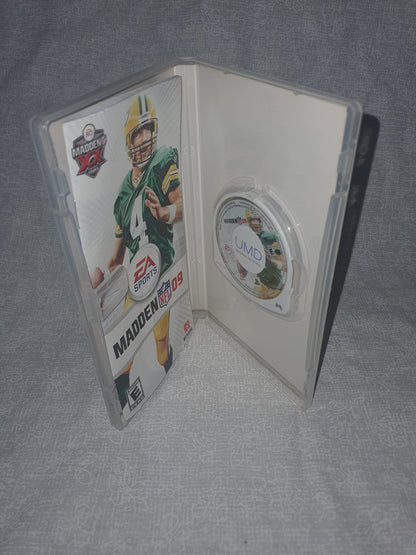Madden 2009 (Sony PSP, 2008) EA Sports CIB Complete Bret Favre Very Good Tested