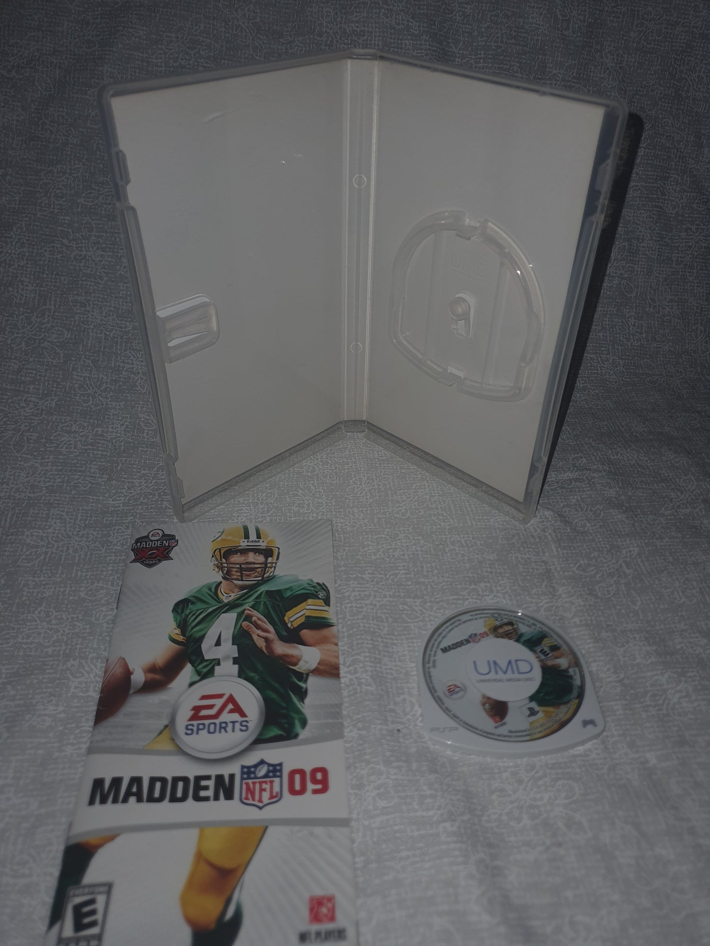 Madden 2009 (Sony PSP, 2008) EA Sports CIB Complete Bret Favre Very Good Tested