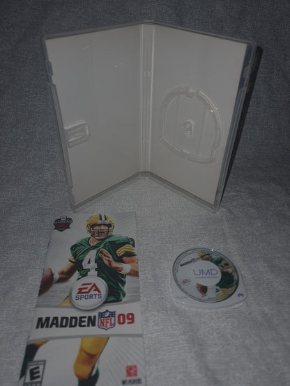 Madden 2009 (Sony PSP, 2008) EA Sports CIB Complete Bret Favre Very Good Tested