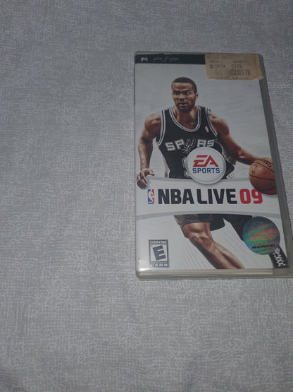 NBA Live 09 (Sony PSP, 2008) Playstation Portable CIB Complete Tony Parker VG