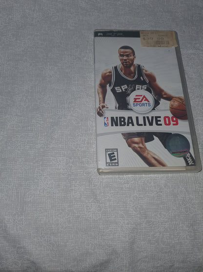 NBA Live 09 (Sony PSP, 2008) Playstation Portable CIB Complete Tony Parker VG