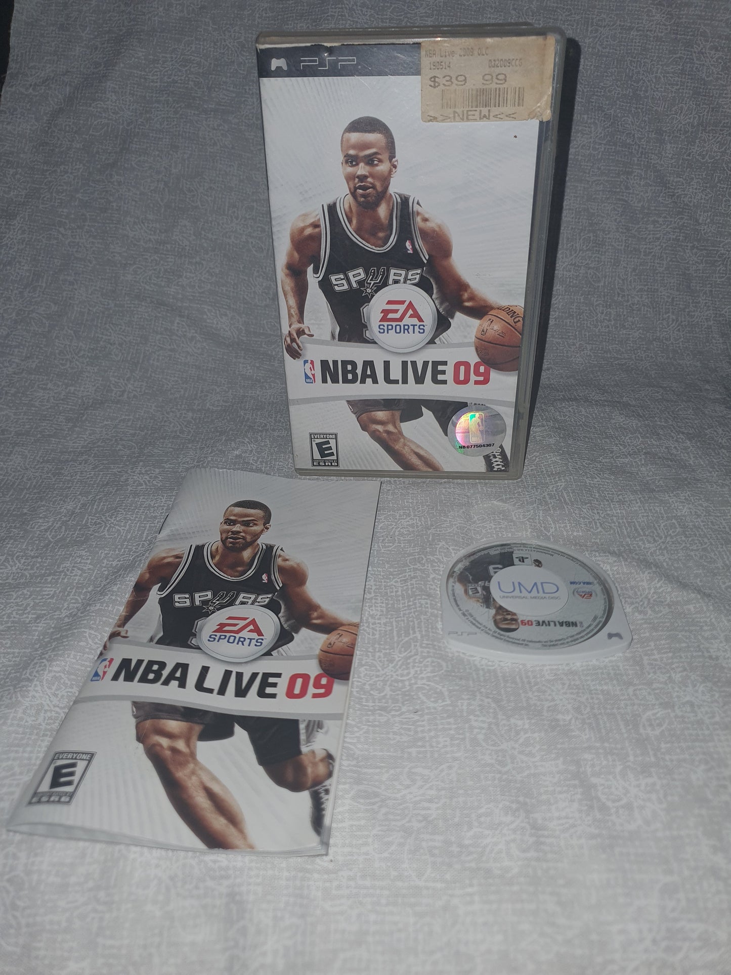 NBA Live 09 (Sony PSP, 2008) Playstation Portable CIB Complete Tony Parker VG