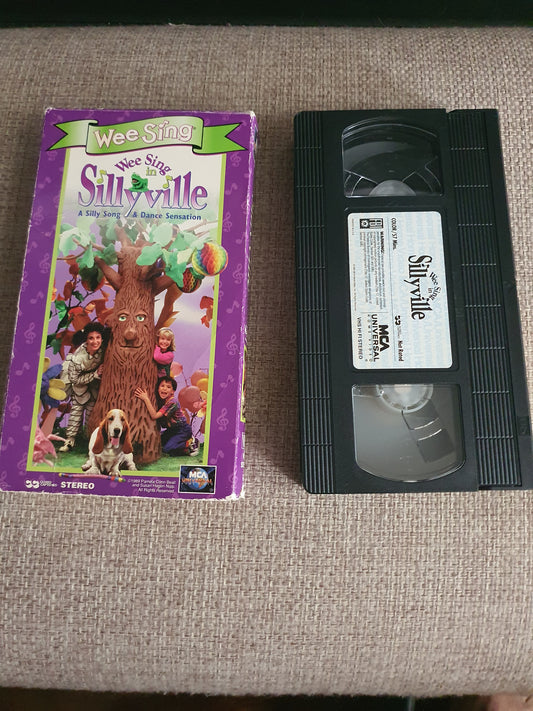 Wee Sing in Sillyville VHS Video Tape Silly Song Dance 1989 Beall Nipp V1