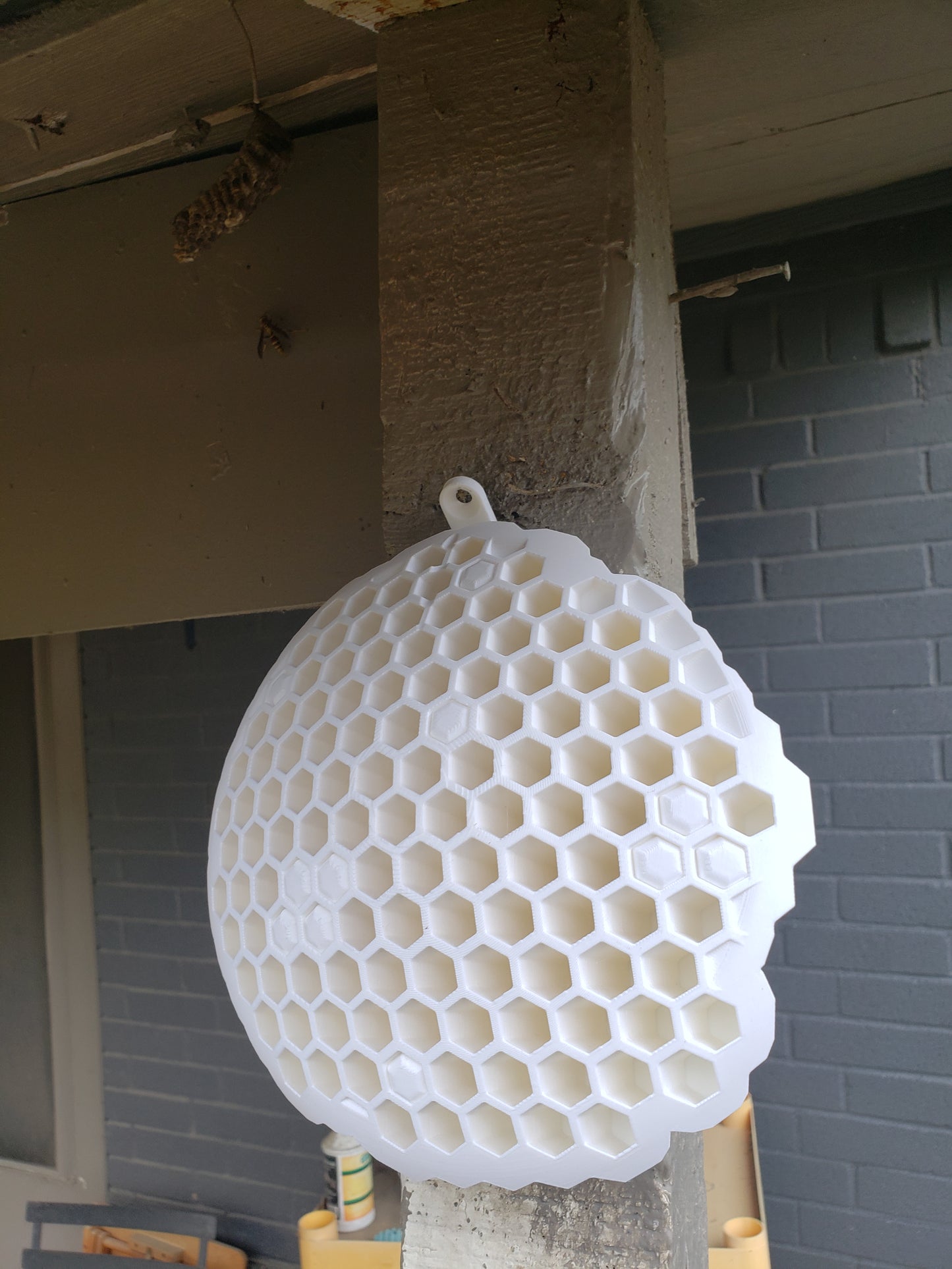 Outdoor Chemical Free Wasp Nest Decoy Hornet Deterrent White Wall Mountable For Home Garden Rental Events Deter Pests