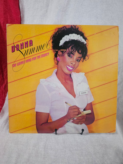 Donna Summer – She Works Hard For The Money (Record, 1983) 812 265-1 M-1 Vinyl