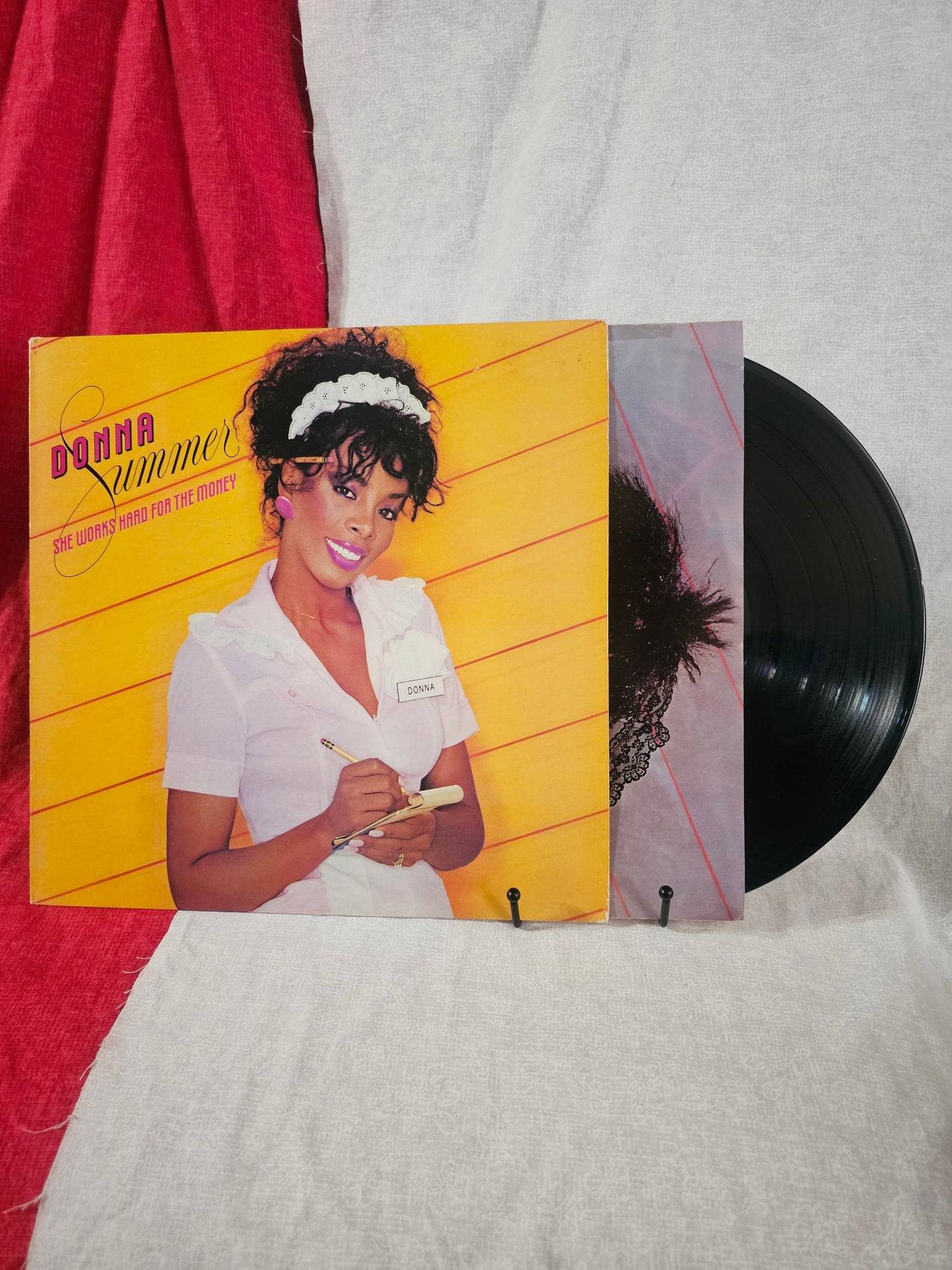 Donna Summer – She Works Hard For The Money (Record, 1983) 812 265-1 M-1 Vinyl