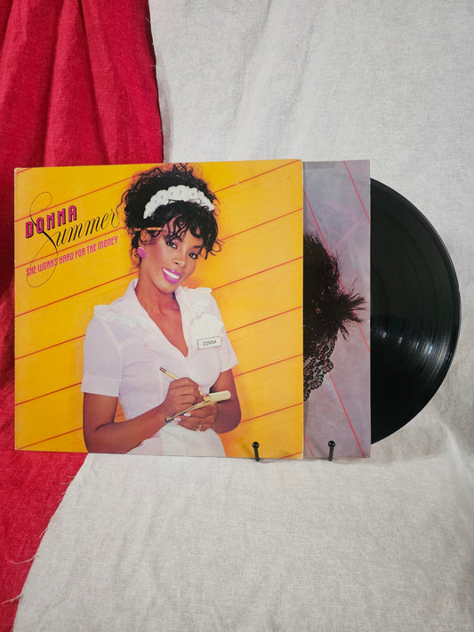 Donna Summer – She Works Hard For The Money (Record, 1983) 812 265-1 M-1 Vinyl