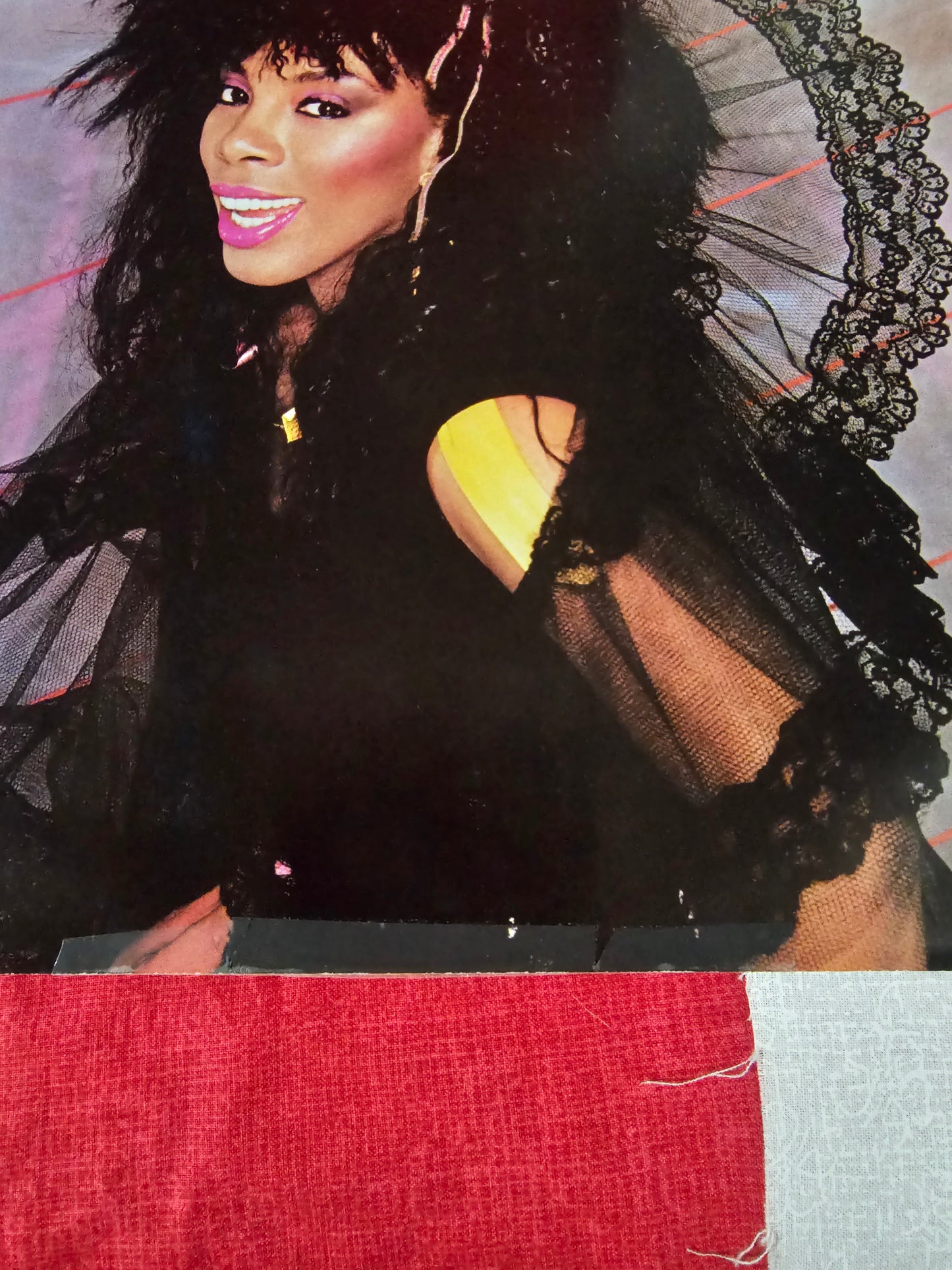 Donna Summer – She Works Hard For The Money (Record, 1983) 812 265-1 M-1 Vinyl