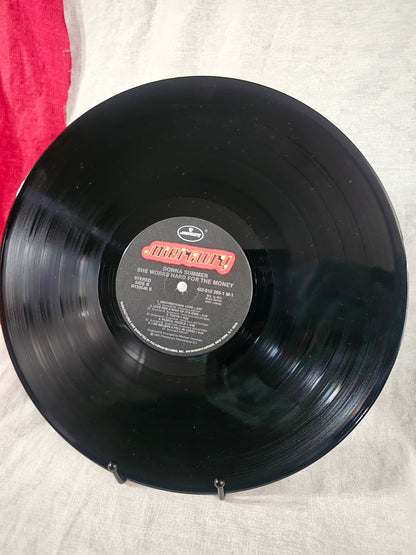 Donna Summer – She Works Hard For The Money (Record, 1983) 812 265-1 M-1 Vinyl