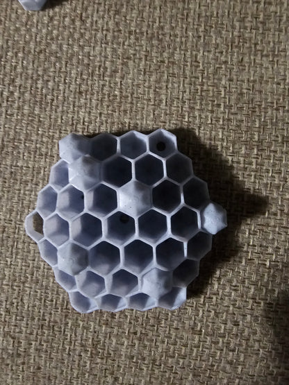 Chemical Free Wasp Nest Decoy Hornet Deterrent Off White Gray Pack of 4