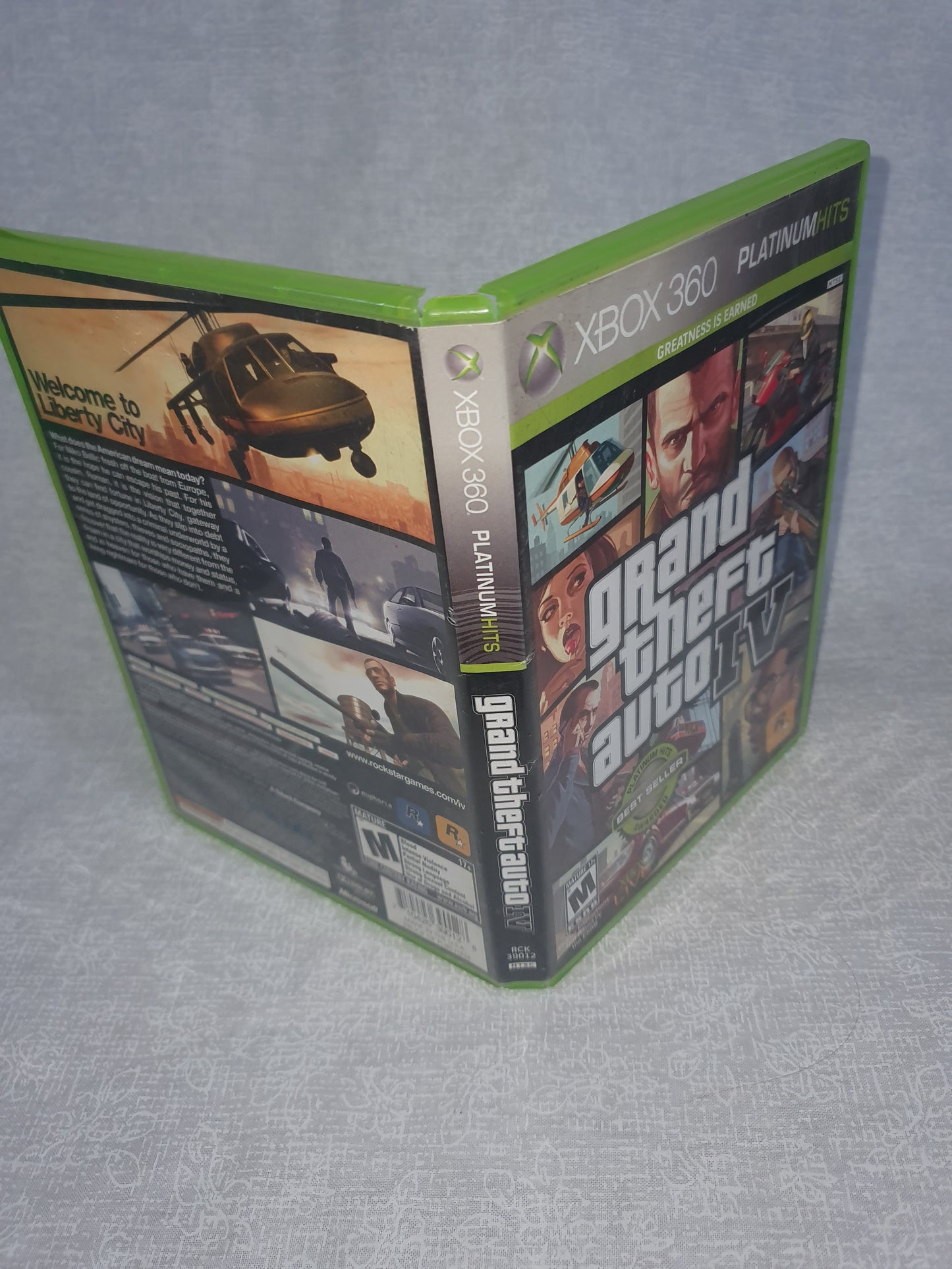 Grand Theft Auto IV -- Platinum Hits Edition (Microsoft Xbox 360, 2009)