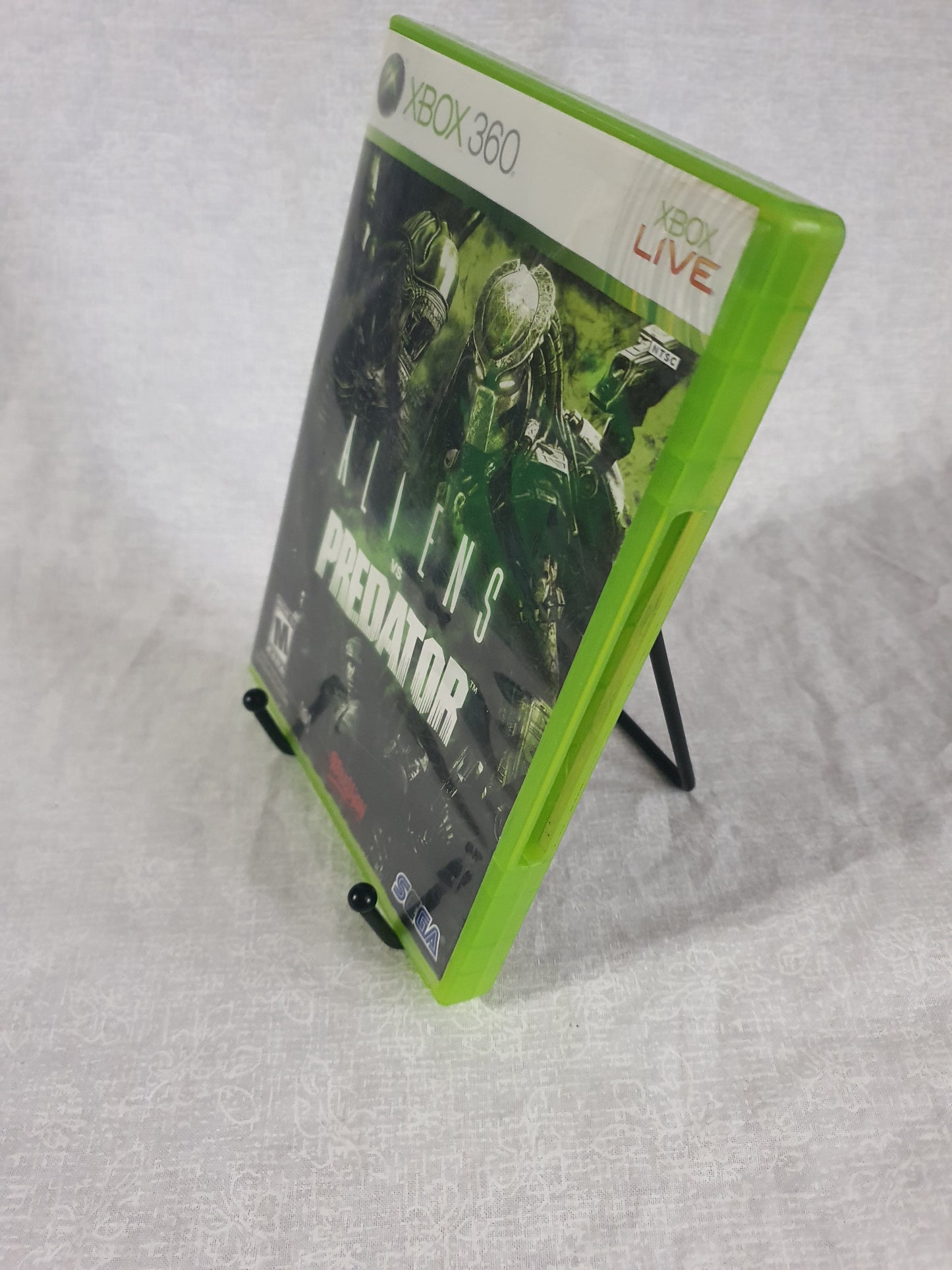 Aliens vs Predator (Microsoft Xbox 360, 2010) Disc Very Good