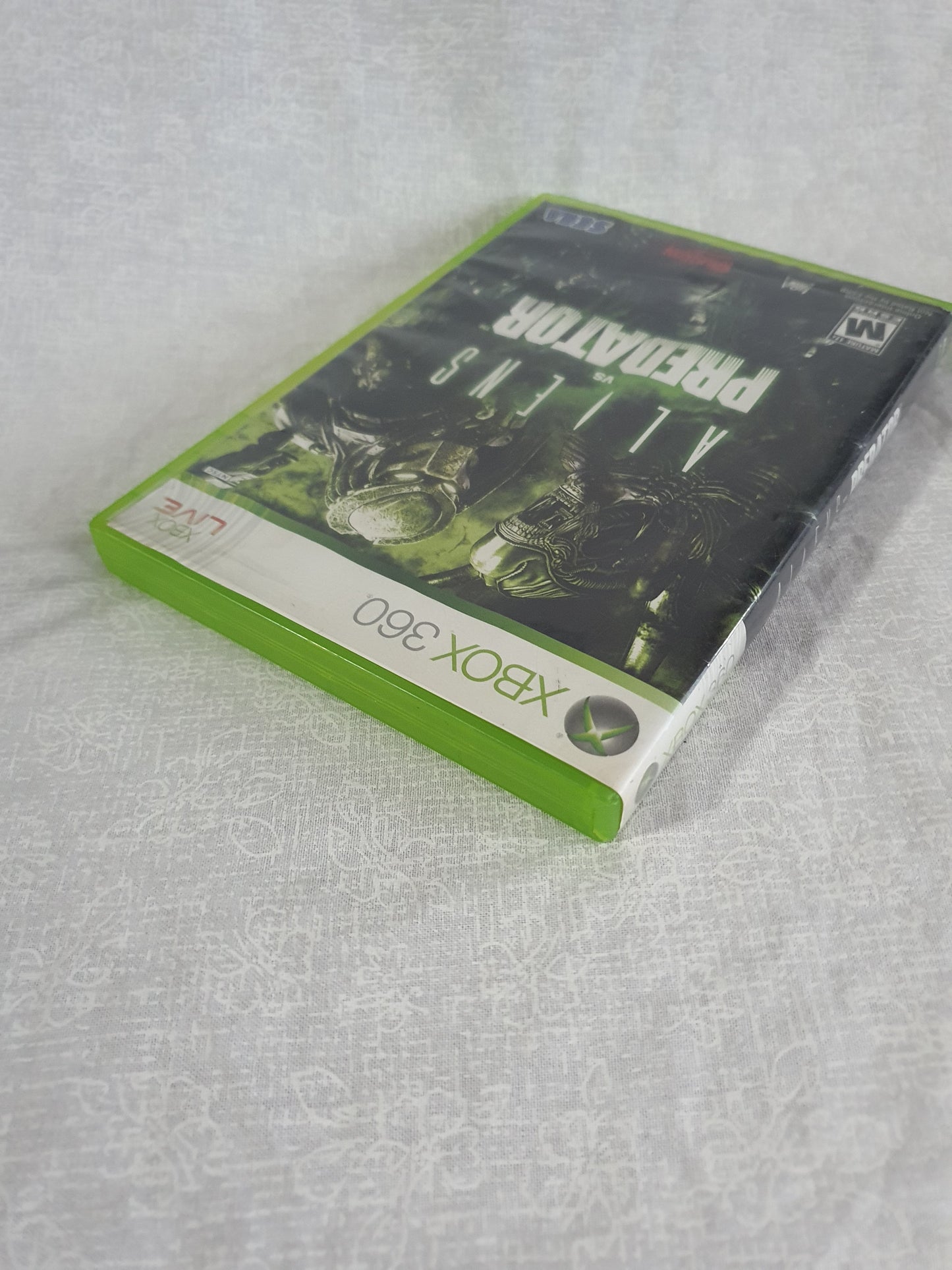 Aliens vs Predator (Microsoft Xbox 360, 2010) Disc Very Good