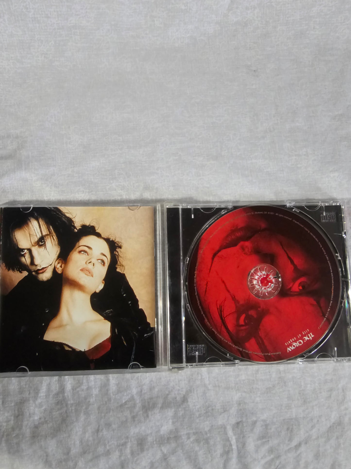 The Crow City of Angels Soundtrack CD Deftones Hole Korn Comic Insert MH-62047-2