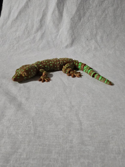 Gecko Fidget Articulated Desk Buddy Home Décor Educational School Handmade Brown and Green Spotted 2 Pack