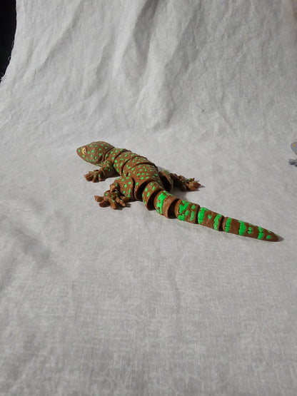 Gecko Fidget Articulated Desk Buddy Home Décor Educational School Handmade Brown and Green Spotted 2 Pack