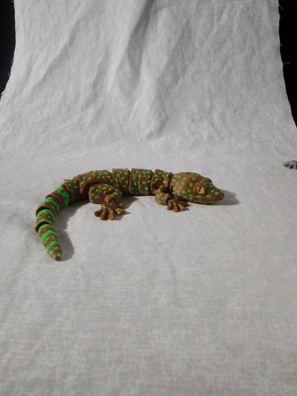 Gecko Fidget Articulated Desk Buddy Home Décor Educational School Handmade Brown and Green Spotted 2 Pack