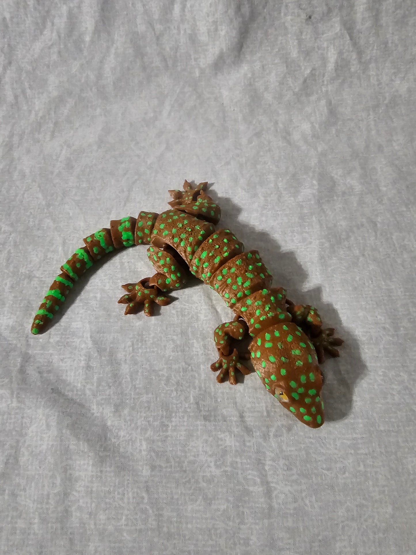 Gecko Fidget Articulated Desk Buddy Home Décor Educational School Handmade Brown and Green Spotted 2 Pack