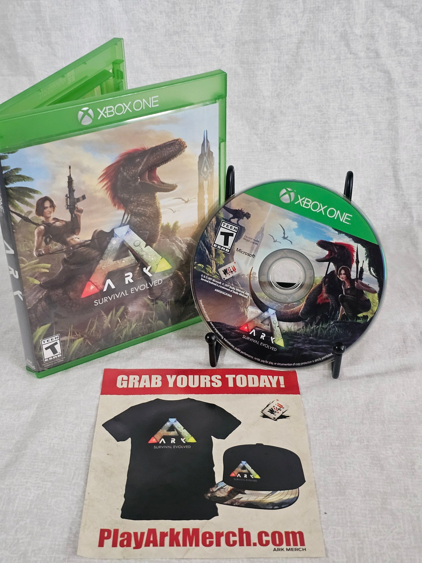 Ark: Survival Evolved (Xbox One, 2017) Complete Excellent Disc CIB