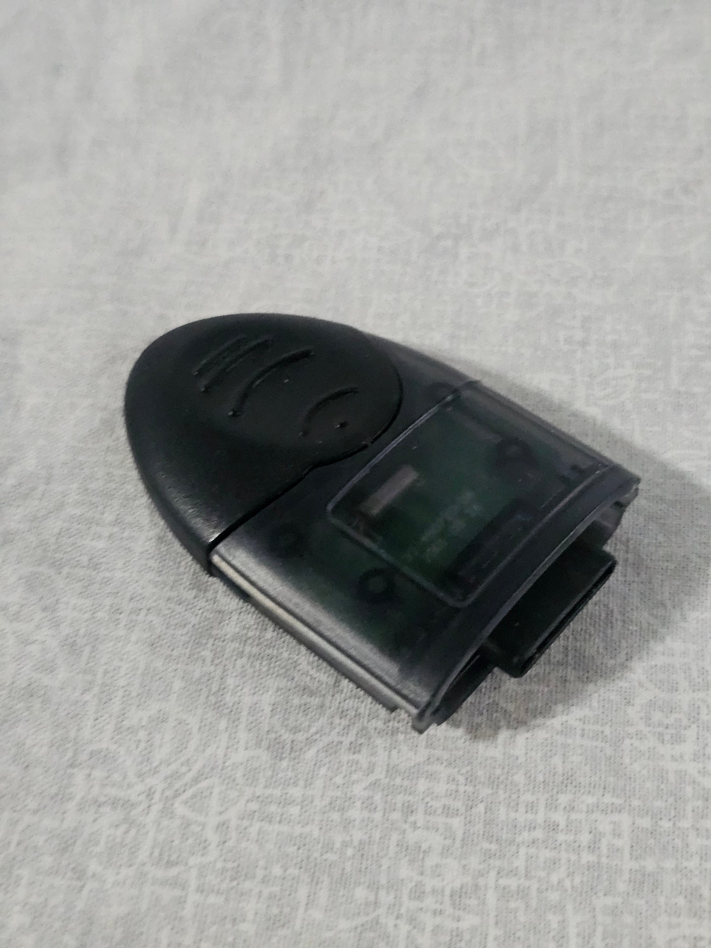 Original Microsoft XBOX Mad Catz Memory Card Unit 8MB Clear /Black Item # 4507