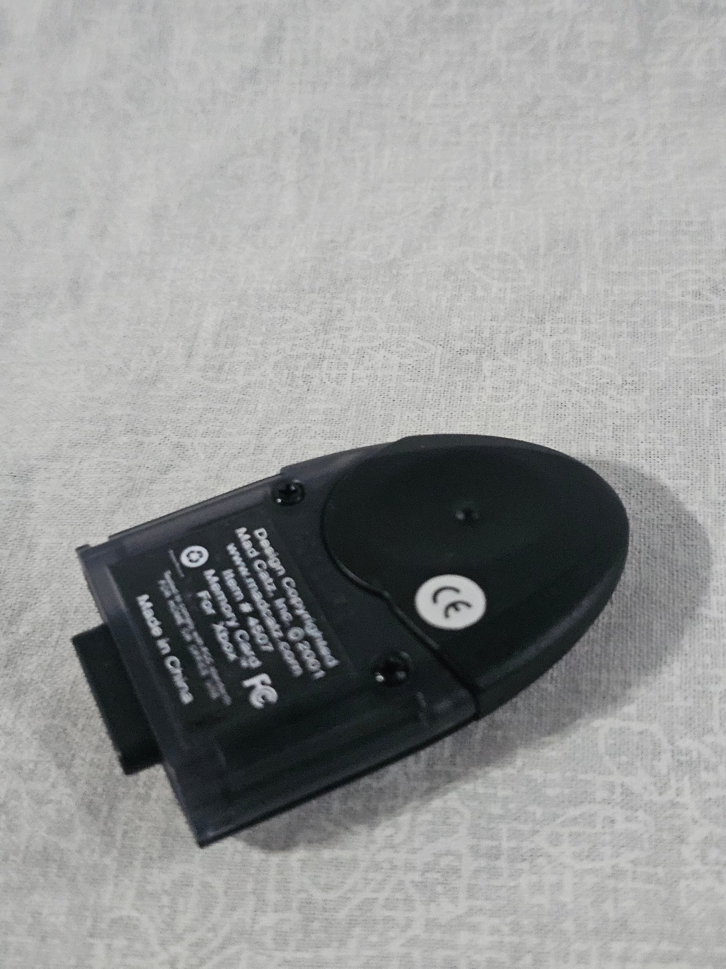 Original Microsoft XBOX Mad Catz Memory Card Unit 8MB Clear /Black Item # 4507