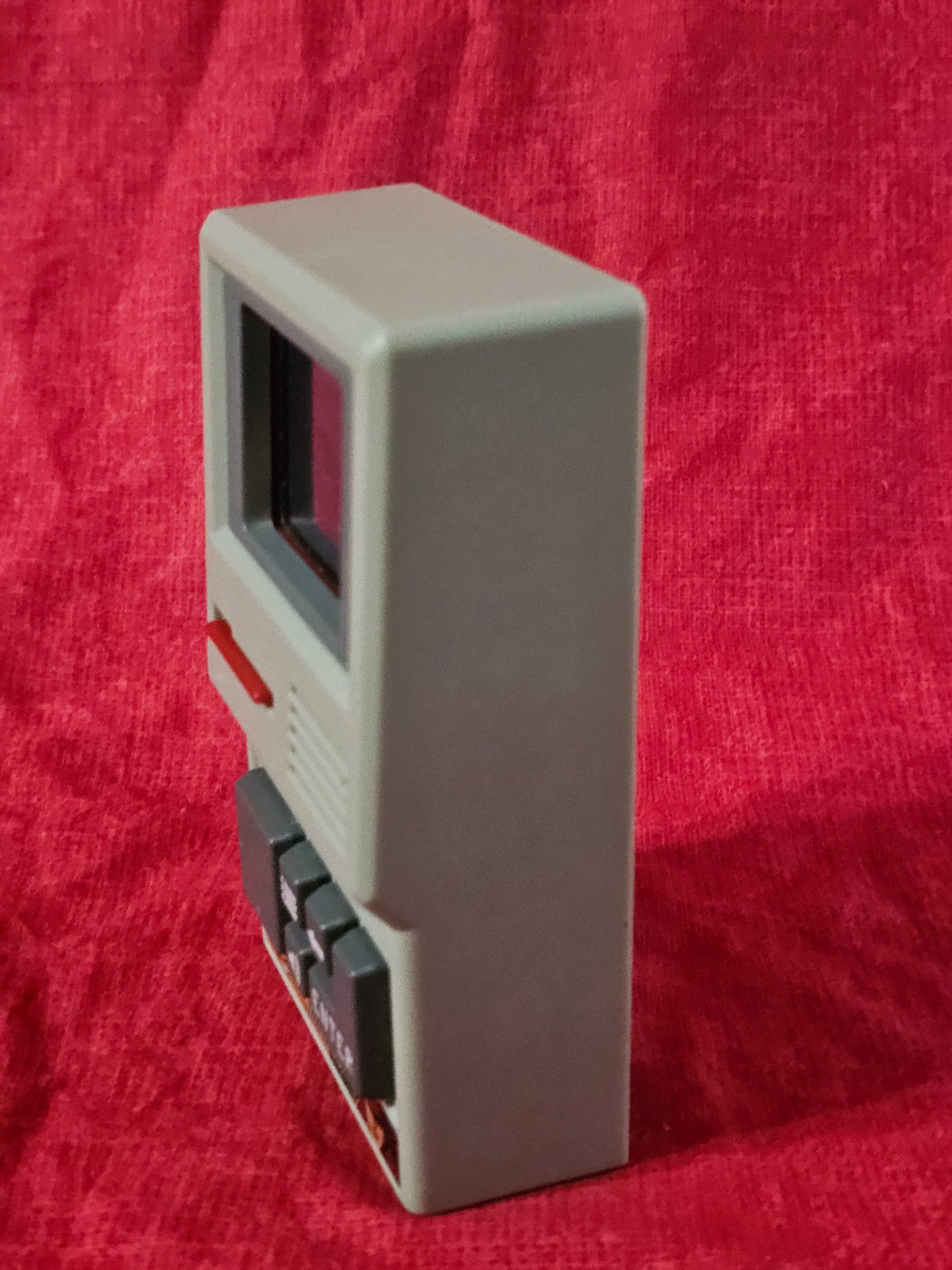 Carmen Sandiego 2019 Handheld Game – Where in the World Is Retro 90s Electronic Handheld Gift for Gamers & Collectors