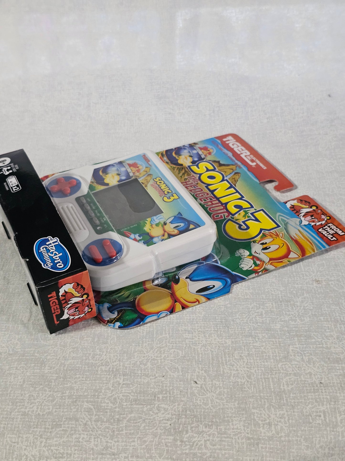 Sonic 3 Tiger Electronic Toy - Vintage Handheld Game | Retro Sonic the Hedgehog 3 Electronic Game for Gamers, Kids, Adults & Collectors