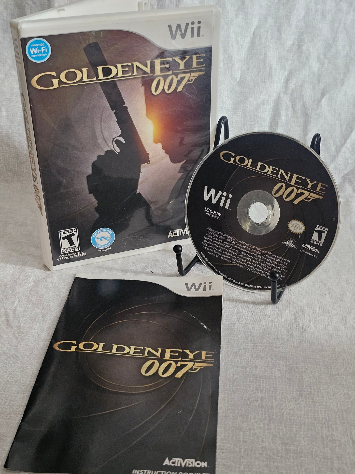 GoldenEye 007 (Nintendo Wii, 2010) • Complete CIB W/ Manual