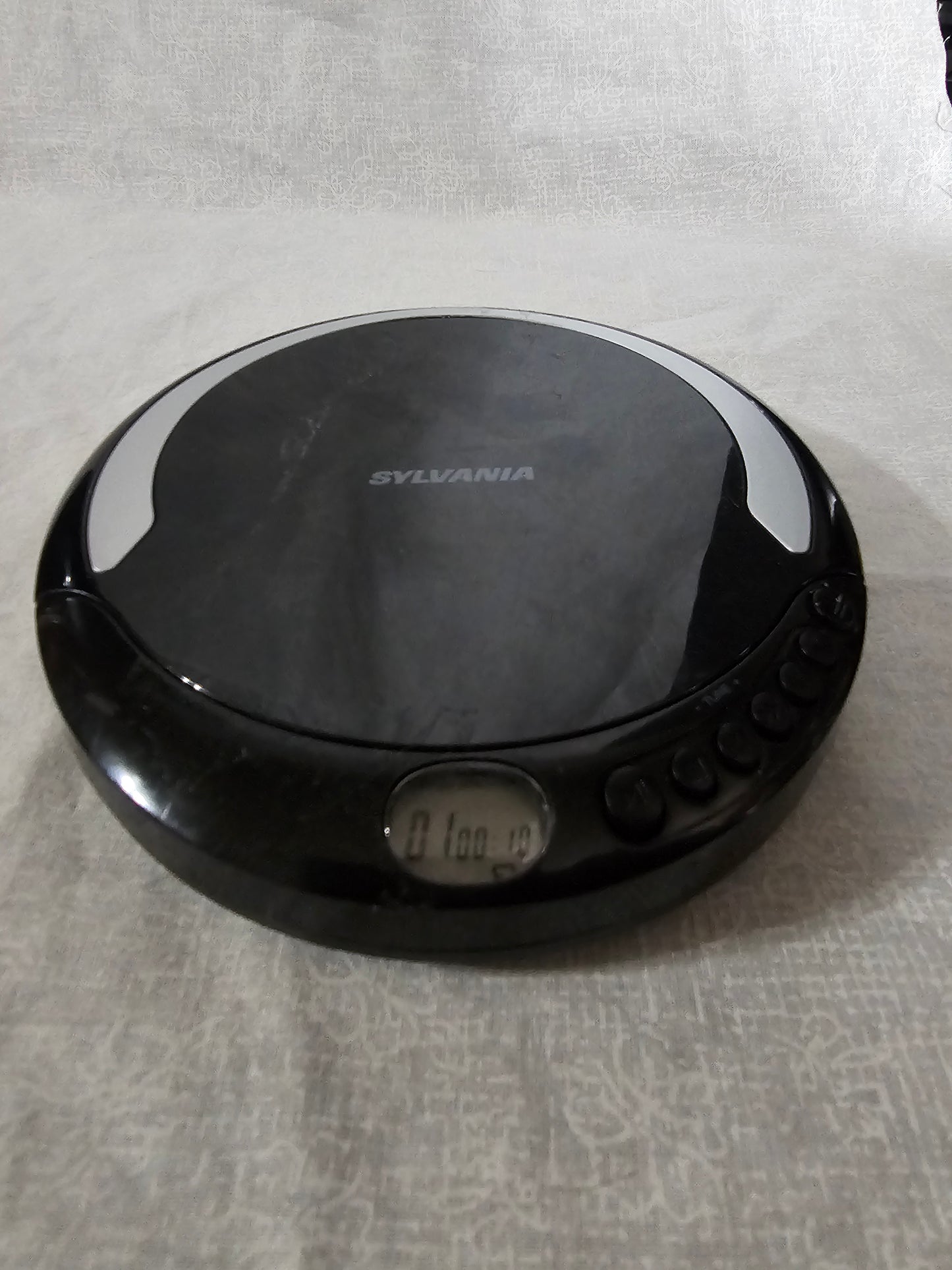 Sylvania Personal Compact Portable CD Player Black with Stereo Earbuds
