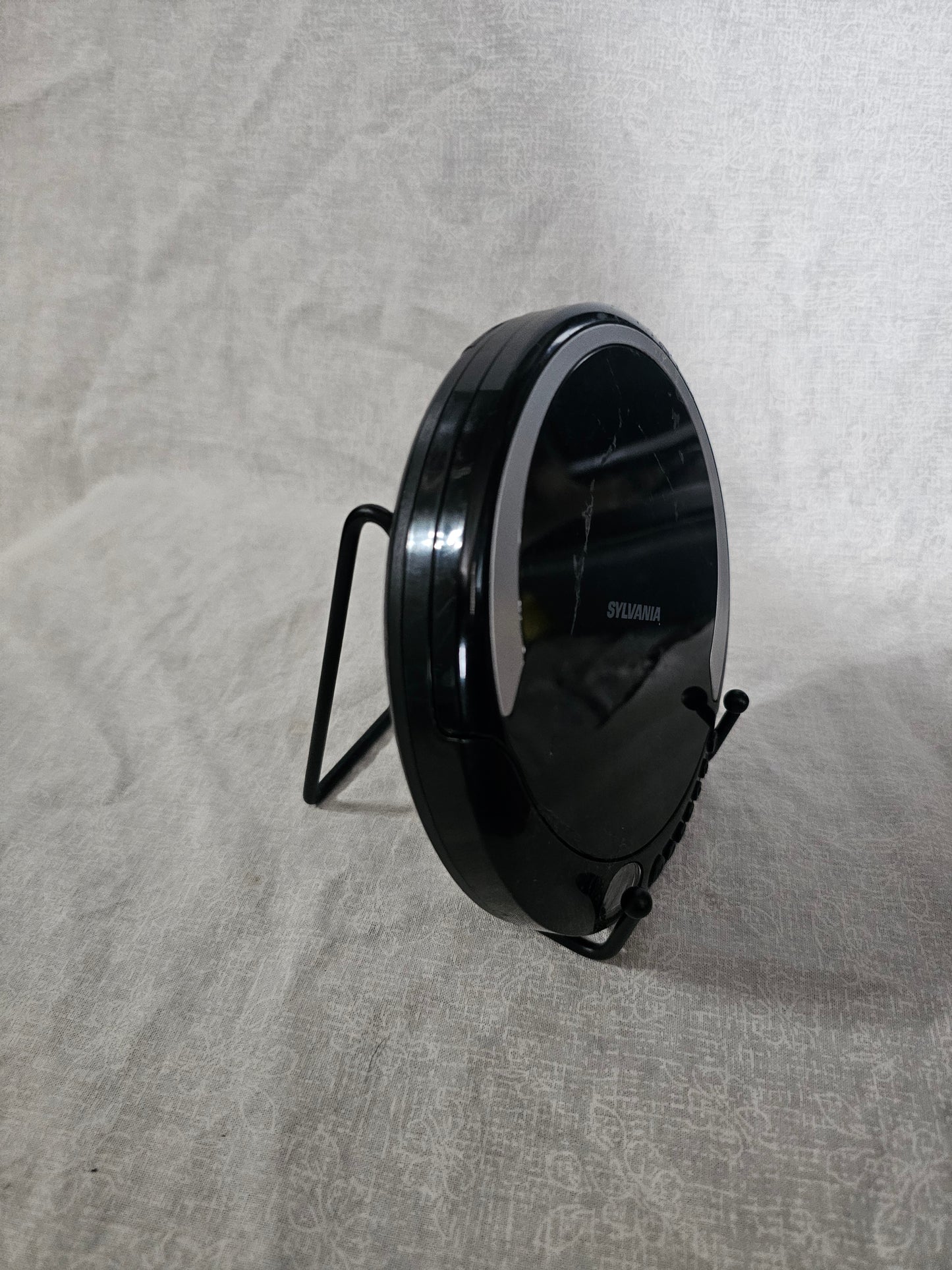 Sylvania Personal Compact Portable CD Player Black with Stereo Earbuds