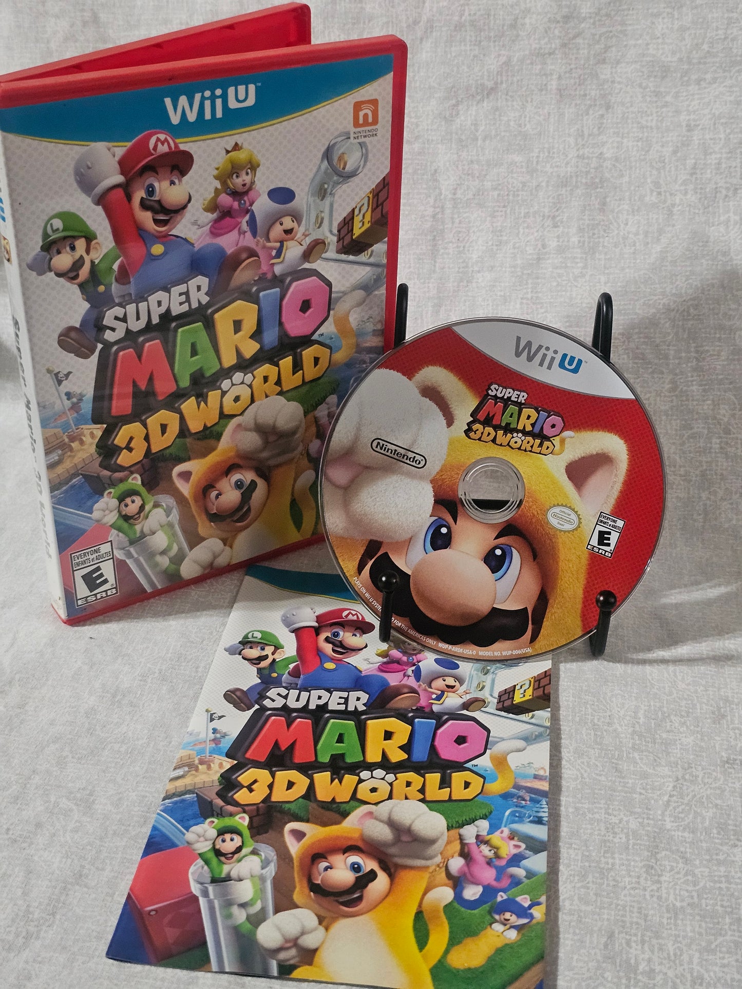 Super Mario 3D World (Nintendo Wii U, 2013) CIB Complete Manual